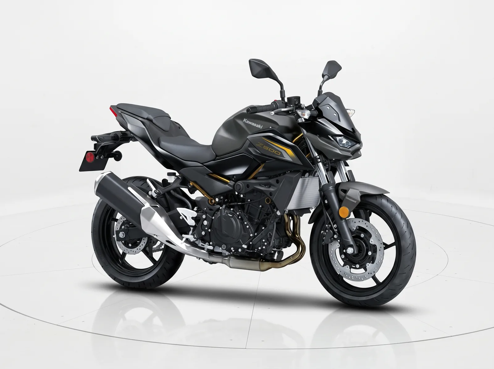 Kawasaki Z500 de l’auto-école Bernabo, moto du permis A2